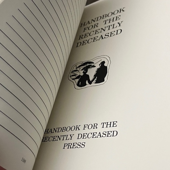 Rare Beetlejuice Bundle, Limited edition design shirt / replica movie book - Picture 15 of 15